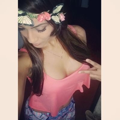 Mujer, locutora, maestra de ceremonia, educación inicial, estetica facial, modelo, de todo un poco... Sigueme y conoceme un poco mas...!