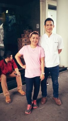 pastry chef with one daughter.private http://t.co/hxsLQ9jfGs and baking instruction.chef demostrator.16 top chef indonesia