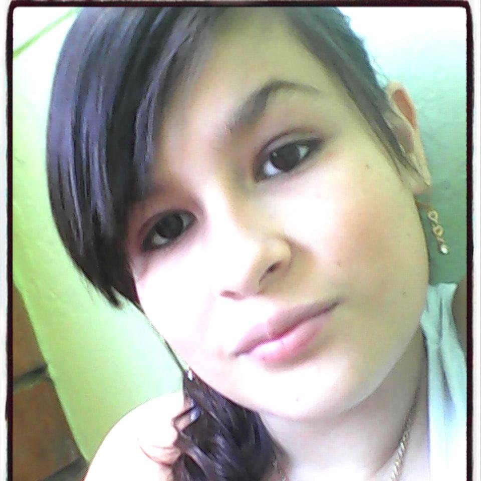 La humildad es la clave del éxito, quien es humilde llega a la cima, pero ser humilde no quiere decir dejar que pasen por encima de ti.. ♥