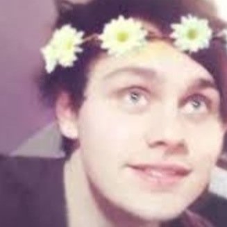 fandomdorks's profile picture. so im obsessed with fictional characters and band members who know nothing of my existence