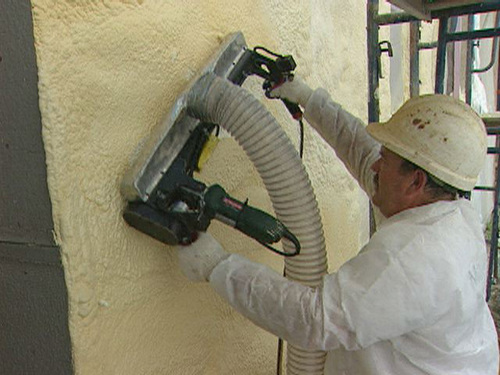 The World's First Stucco Motorhome! Using the patented Masterbond spray foam system to adhere stucco to the exterior!