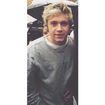 follow @eightxeenjh ! if you want a follow back just tweet me!!