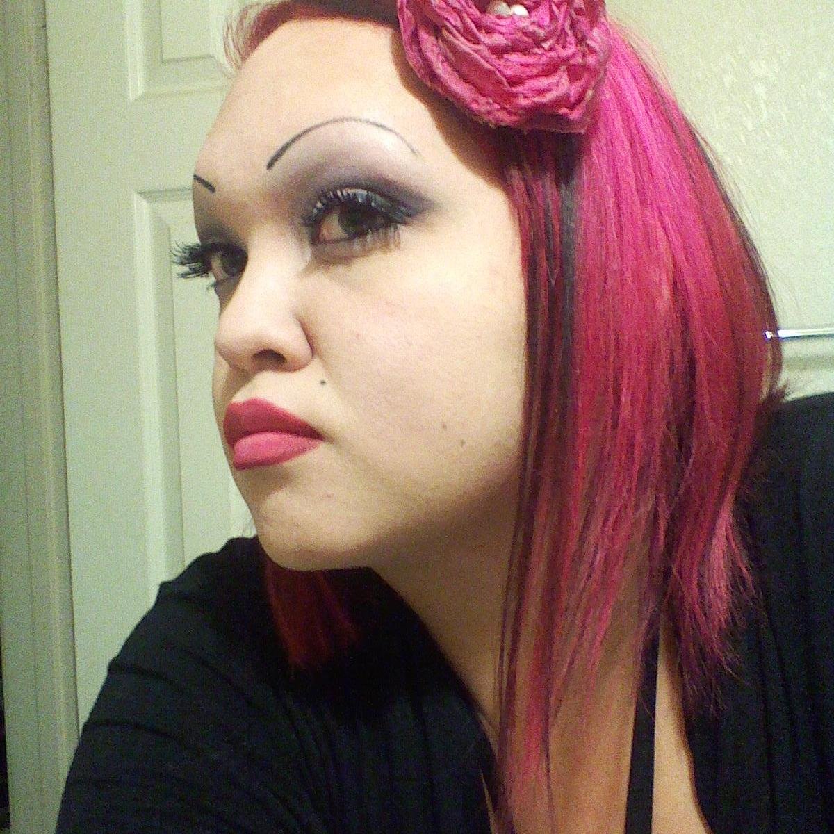 diediemydollie's profile picture. Mama of 3 love cosmetics fashion cloth diapers and giveaways!!