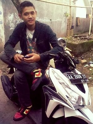 ZatriiaP's profile picture. memang berat yang dirasa meninggalkan yang ditinggalkan