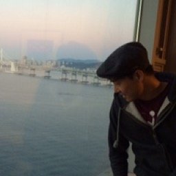 Dharmaforest's profile picture. 재즈기타와 수영을 배우고 있습니다.