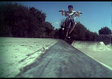 Vaughan, 26! #farther #mtber #bmxer #artist #guitarist #crusader #musicenthusiast lifegoal* #stayhumble #lovelife #ridebikes #stressfree #foreverfree ♥