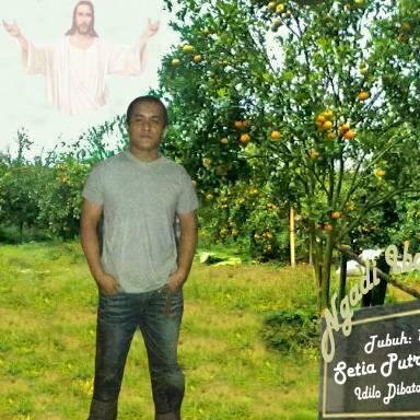 mama inspirasi dan semangat hidupku...papa yang selalu membuat aku kuat dalam menjalani hidupku