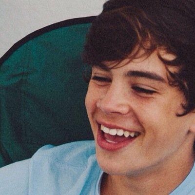 THIS IS A FREE FOLLOW! PLEASE FOLLOW @baeftgrier_