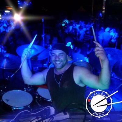 PERCUSIONISTA PROFESIONAL. HE TOCADO CON LAS MEJORES BANDAS FUERA Y DENTRO DE MI PAIS. 29 ańos. # me sigues/ # te sigo. FOLLOW / FOLLOW BACK