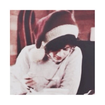 please follow @idoitwithstyles she follows back