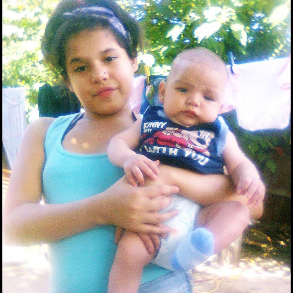Hoolα :3 Mє llαmo  solєdαd, Mє dicєn sol, odio lαs mєntirαs & α lα gєntє fαlsα! Si mє sєguís, tє sigo.  Sino Andα α lαvαrtє єl Trαstє :3♥

soy liguera 3
