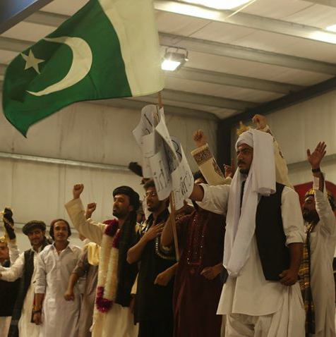 zakirbakar's profile picture. لو تدري شكثر قلبي يعورني !! لو تدري شكثر تجرحني بللي قلته !! لو تدري بالغيره اللي في قلبي !! جان ما سألتني عن هالانسان