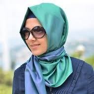 انا احب الحياة مافي فرق بين سني وشيعي انا سنية