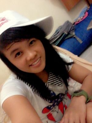 f3100a1b8a4c417's profile picture. keep smile :)