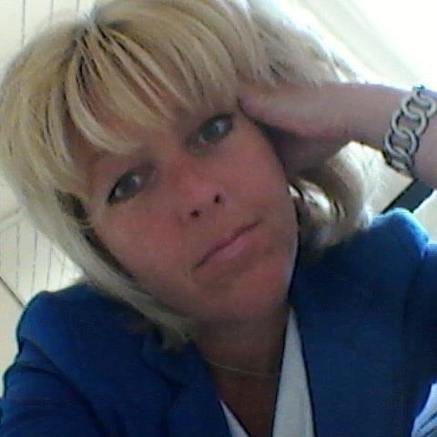 EvelyneRog's profile picture. 