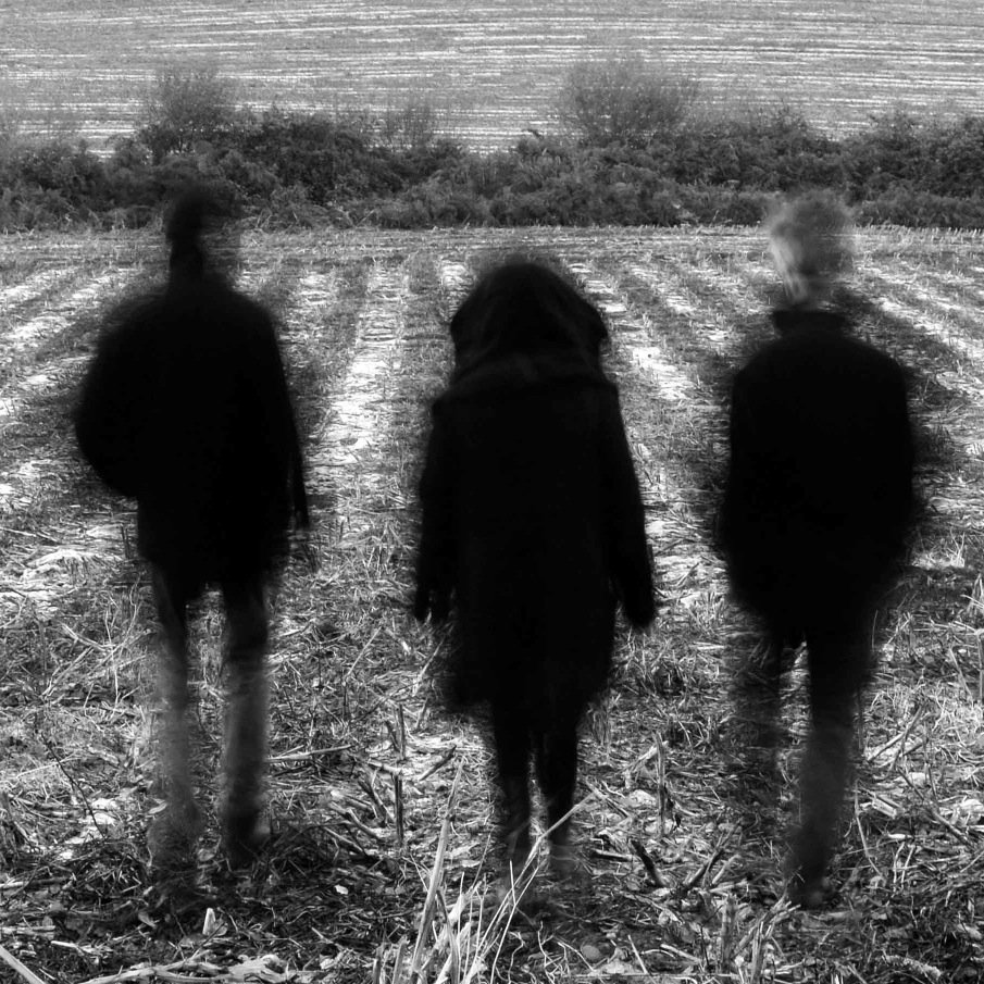 Experimental ensemble from Ireland. Luminous soprano, guitar and clarinet coalesce.