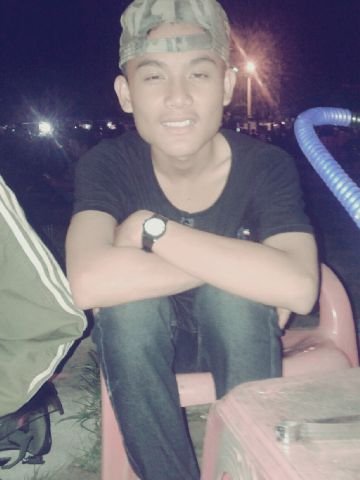 Pejuang senyum guys!! 4:20:/ suka melayang2:) CUMA ASEP YANG BUAT GUA SENYUM!!!