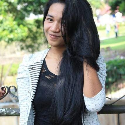 selow.. tersenyum,, jangan mau kalah,, jangan menyerah.. tetap semangatt.. :))