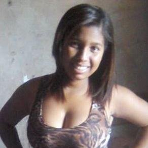 Cada segundo que se passa
Mais aumenta essa vontade
esse desejo, essa Paixão
Que me Domina, me fascina