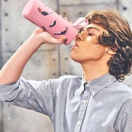 _votefor1D____'s profile picture. this is a free follow, please rt my tweet and vote for One Direction