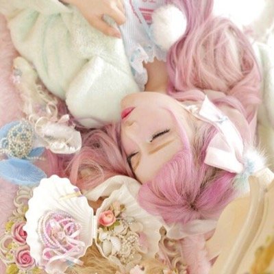 ２人は別人です！！龙猫之女(ろんまおしにゅう)ʚ♥ɞ中国の海口市人✧デザイナー兼ネットショップ運営者❣❣ 龙心ちゃん中国人、日本住み✨ファッションブランド創始人BOT管理人（@neruruhime25)
