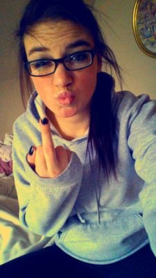 everyone comes and goes for a reason. it's the people who stay that should mean everything.