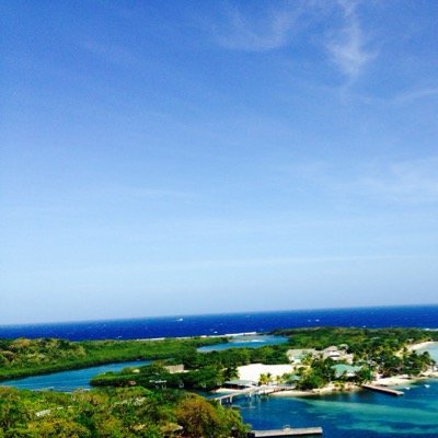 __spokentruth__'s profile picture. This twitter account will feature articles regarding matters of public and celebrity interest, popular topics within the news and politics.