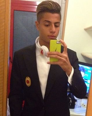 feliz, ousado, pai e filho de Allah !! #ousadiaealegria Barcelona. #HachimMastour!