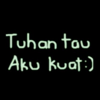 tia_032's profile picture. 