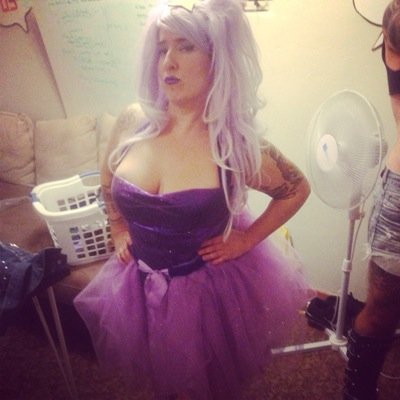 monikwaa's profile picture. Just some good ol' fashioned shit talking.