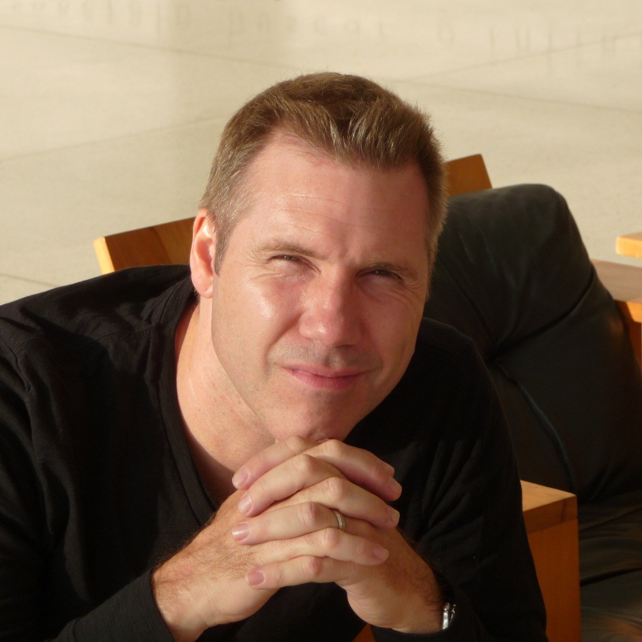 Sebastien est pasteur à/is a pastor at Calvary Chapel Montreal Regeneration