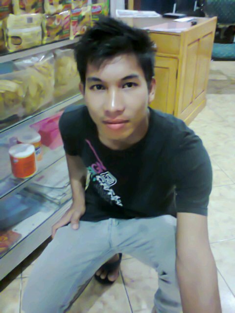 sholihenhen's profile picture. 