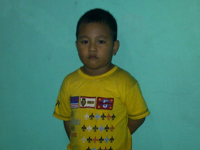Senyum dari hati akan terpancar ke wajah :)