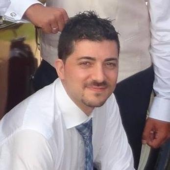 Marido. Teleco. Gamer. Intentando evitar ser mala persona. No esperes que te siga sólo porque me sigues...Jack of all trades, master of none...