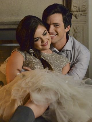 Hello .. Some of you already know me as @pll92gal 
I couldnt remember my password to get back on that twitter account though..