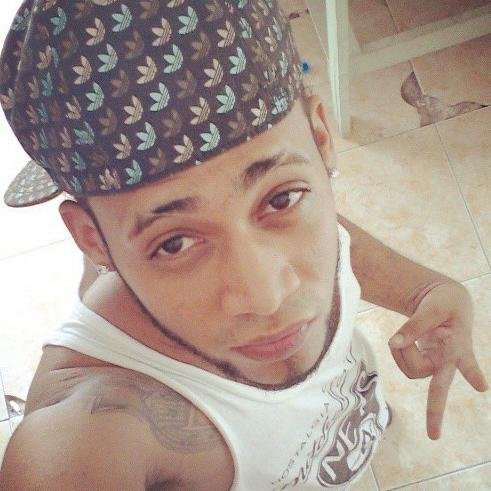 cantente urbano compositor y arreglista #new_talento_completo suscrivete ami canal de youtubehttps://www.youtube.com/channel/UCewD0seeZVGnrmVxTIYoosQ/videos