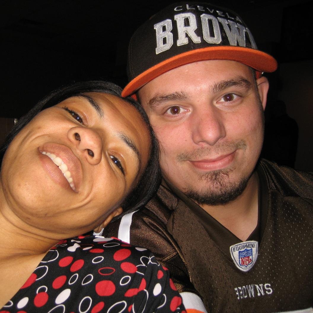 Disabled Navy Veteran, WWE Fanatic, Fantasy Sports Guru, Husband, Father