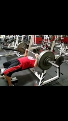 Muscle_Man_Dan's profile picture. My MAX Bench is 250. If anyone can TOP that let me know ASAP !!