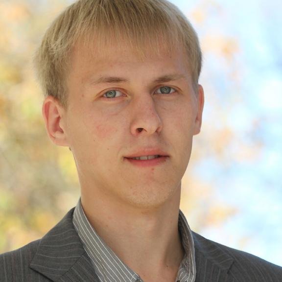 Волонтёр. Занимаюсь рукоделием.  Не люблю сидеть без дела. Хочу чтобы добра с каждым днём становилось больше!