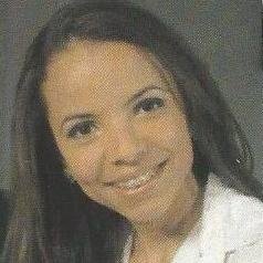 Natural de Recife, residente em Curitiba há  vinte anos, tenho por hobbie escrever. Formada em Gestão de Marketing e cristã por vocação.