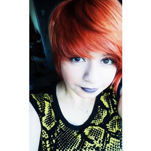 Vlogger - Escritora - Mangaká (Ou tento) - Vestibulanda de Medicina - Fã da cultura japonesa e suas curiosidades. ♡ Mandy-Chan ♡