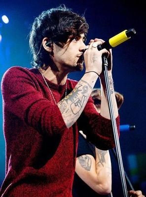 Whoever is reading this don't forget that you are beautiful. #CrazyDirectionner #IloveCasparLee