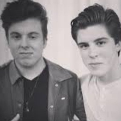 DM me your confessions about Alex Preston and/or Sam Woolf:)