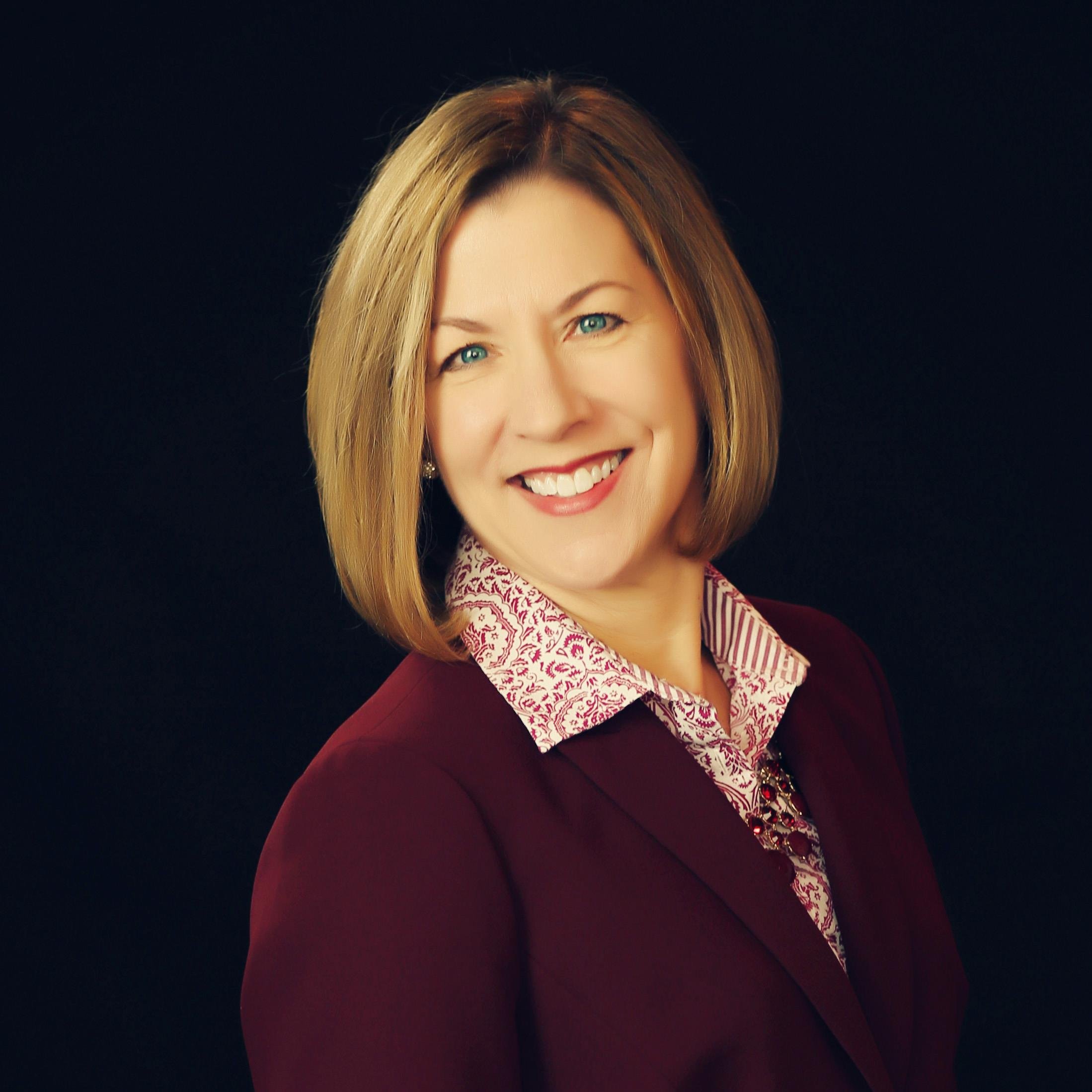 Strategic communications leader, AP style expert, freelance writer, mentor, OSU fan, runner, dabbler in interior design. The views presented are my own.
