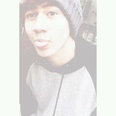 don't follow this account!! go follow @5sos_jdbb ask her for a follow back!!