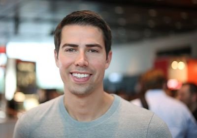 A frontend software engineer who likes hacking in Angular/Typescript and .NET