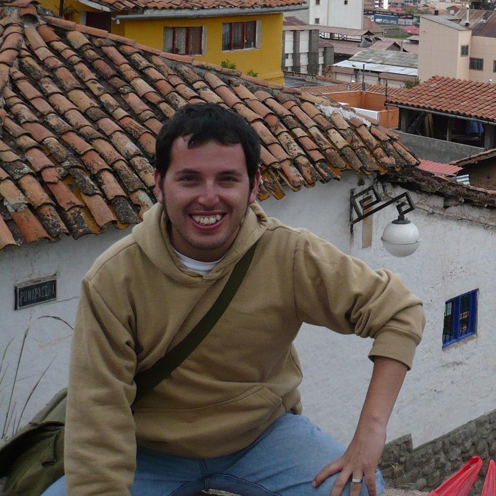 eduardojv_14's profile picture. Meditabundo, viajero empedernido, soñador despierto, lector asiduo, amante de la historia y asuntos internacionales.