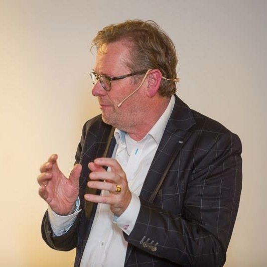 metafoorfabriek's profile picture. Stukjesschrjjver | Opiniemaker | Debat- en gespreksleider | Presentator en redactielid Art & Dordt | Blogger