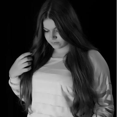 sjissa's profile picture. The most beautifull clothes that can dress a woman, are the arms of the man she loves.