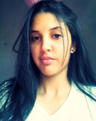 Dea_Ramos's profile picture. Viver é jogar, apostar...sem saber se iremos ganhar ou perder. É sonhar. Acordar. Dormir. Mudar. Renascer todos os dias.